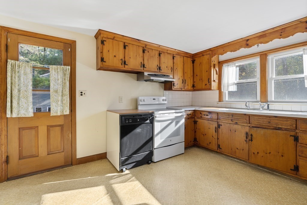 1 Cole Road Wayland, MA 01778 - Photo 6 of 26