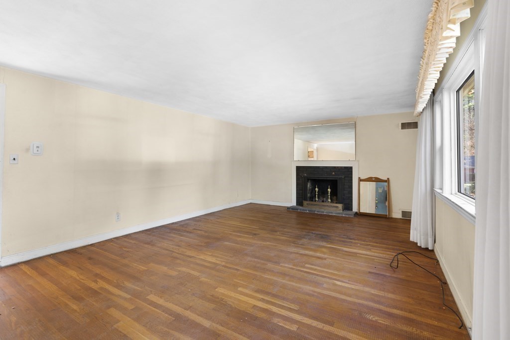 1 Cole Road Wayland, MA 01778 - Photo 8 of 26