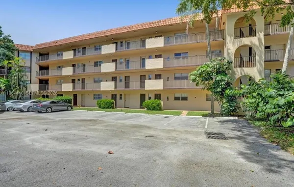 $2,100 | 6101 North Falls Cir Drive, Unit 302, Lauderhill, FL 33319