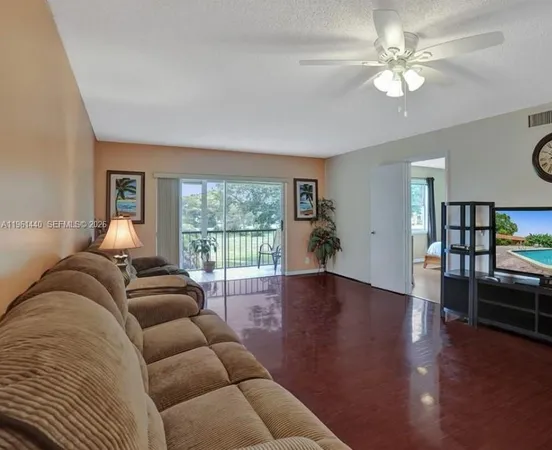 $2,100 | 6101 North Falls Cir Drive, Unit 302, Lauderhill, FL 33319