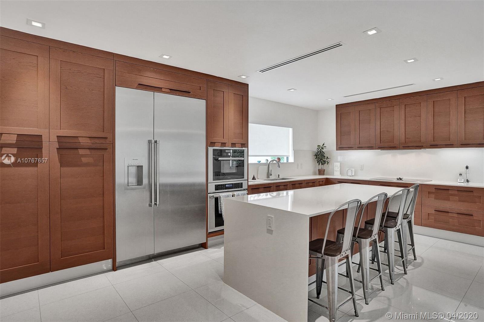 555 Southwest 27th Road Miami, FL 33129 - Photo 23 of 36