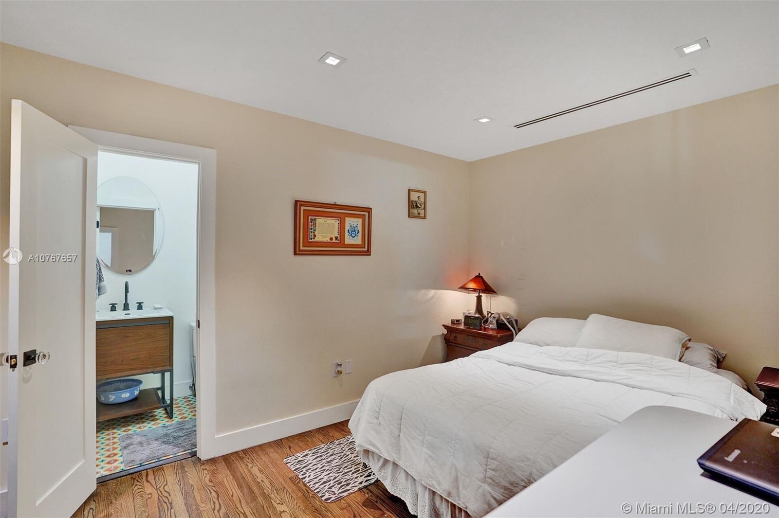 555 Southwest 27th Road Miami, FL 33129 - Photo 29 of 36