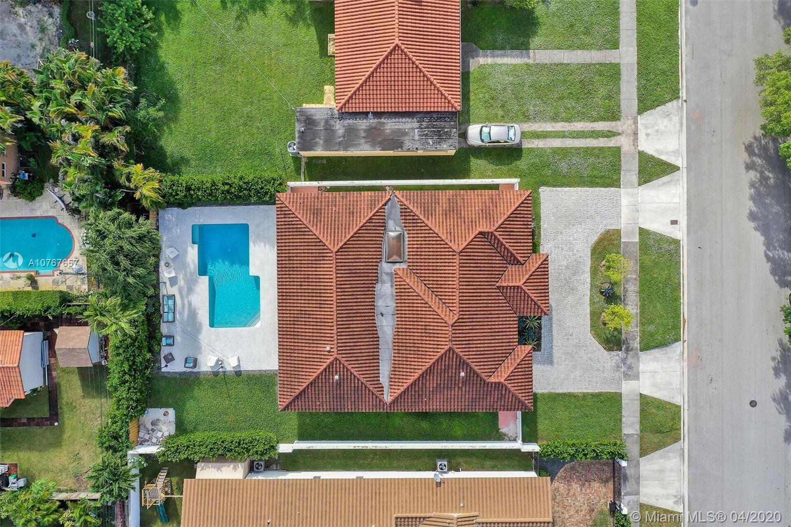 555 Southwest 27th Road Miami, FL 33129 - Photo 4 of 36