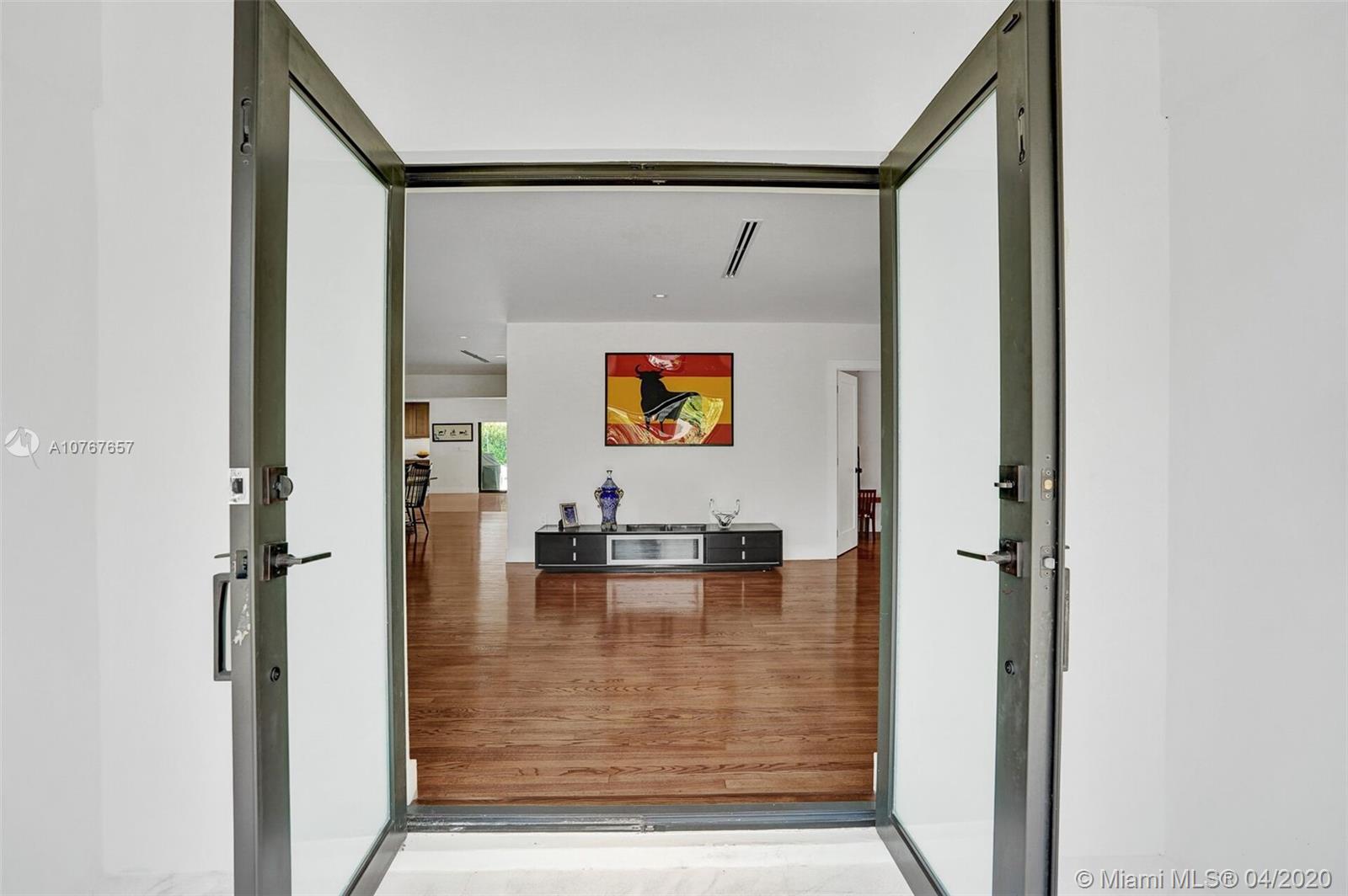 555 Southwest 27th Road Miami, FL 33129 - Photo 10 of 36