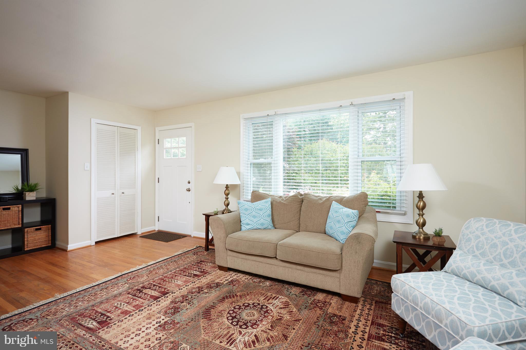 3205 Cofer Road Falls Church, VA 22042 - Photo 12 of 27 Living Room