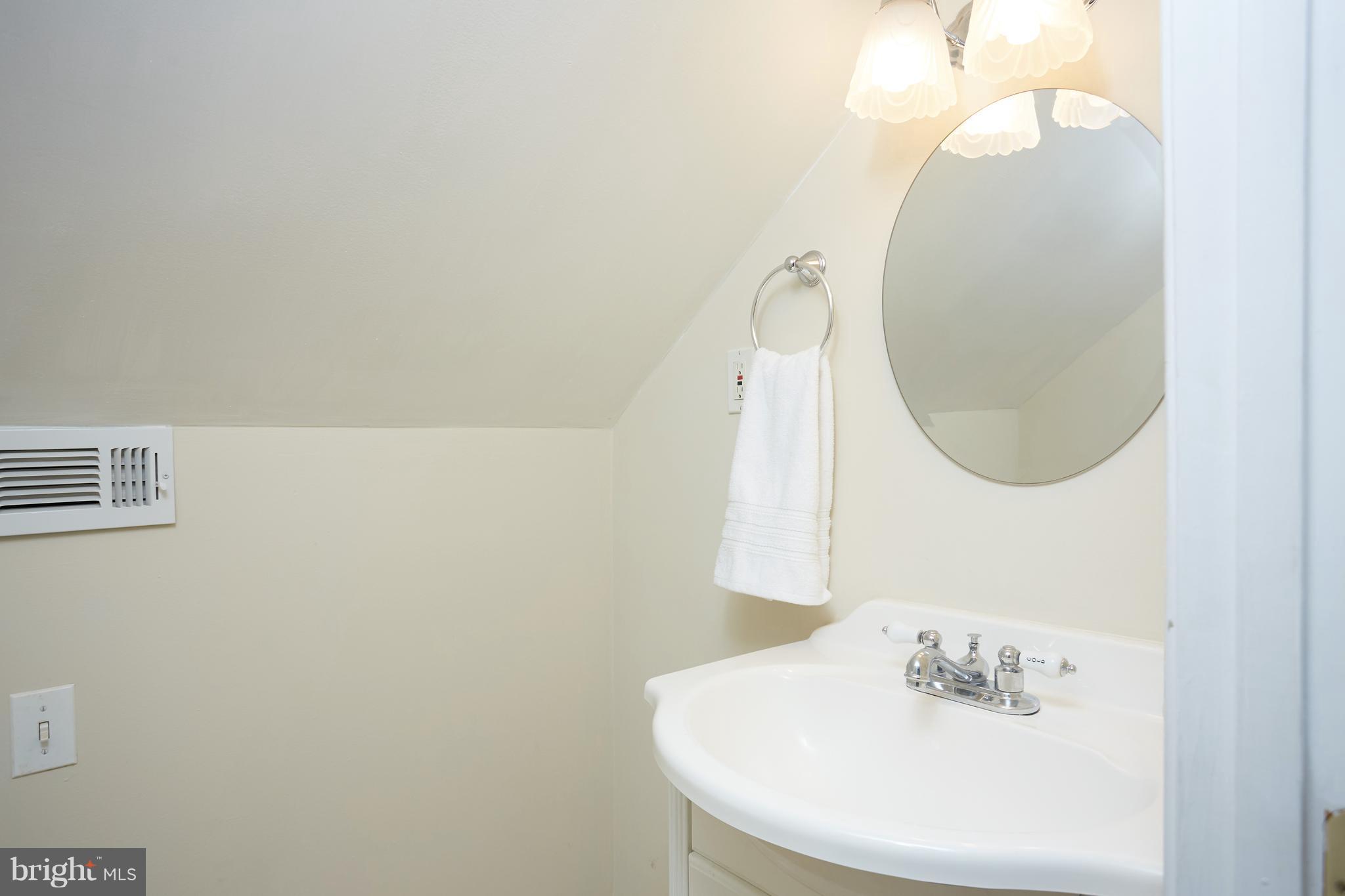 3205 Cofer Road Falls Church, VA 22042 - Photo 23 of 27 Bath