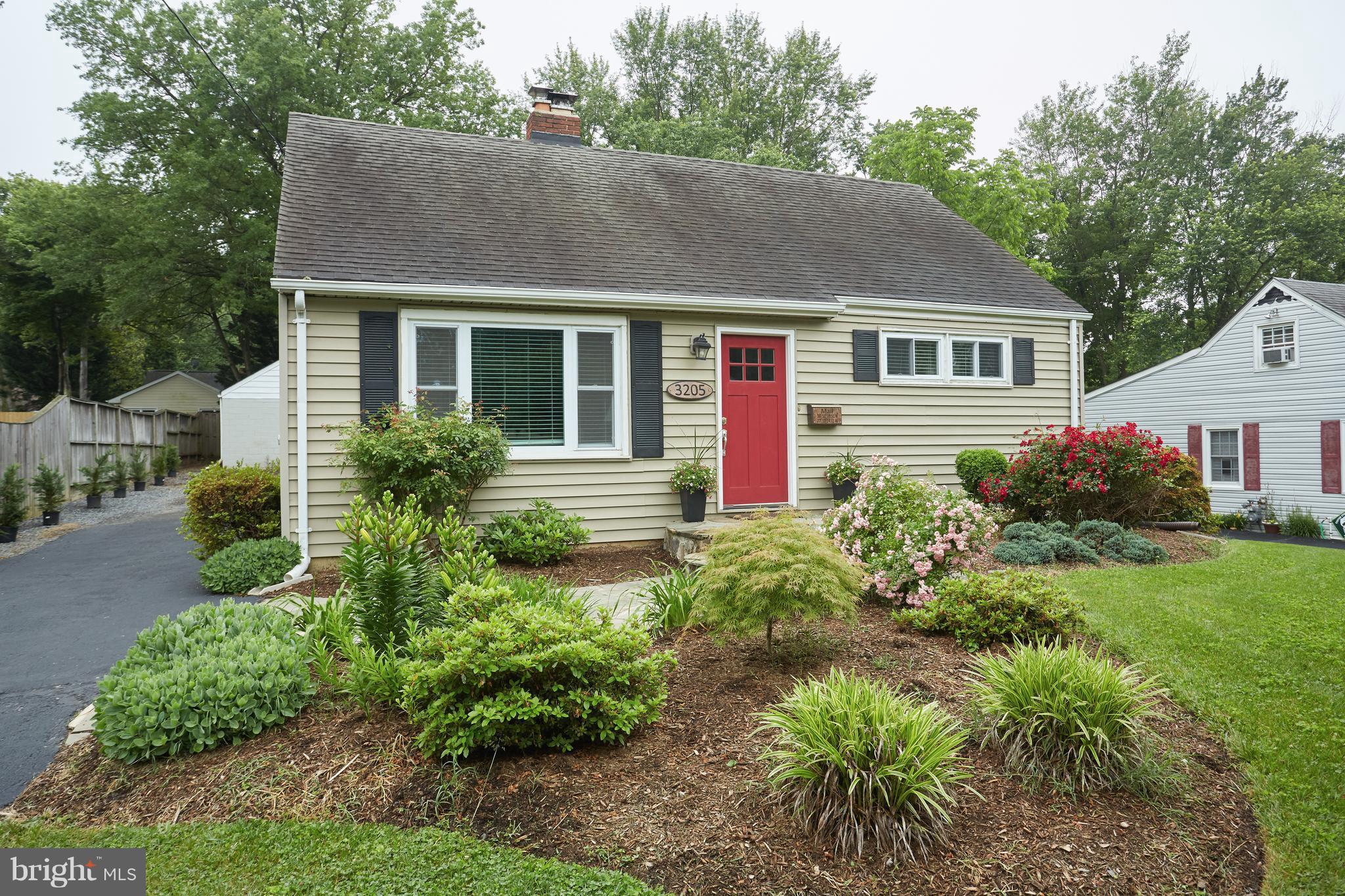 3205 Cofer Road Falls Church, VA 22042 - Photo 5 of 27 Exterior (Front)