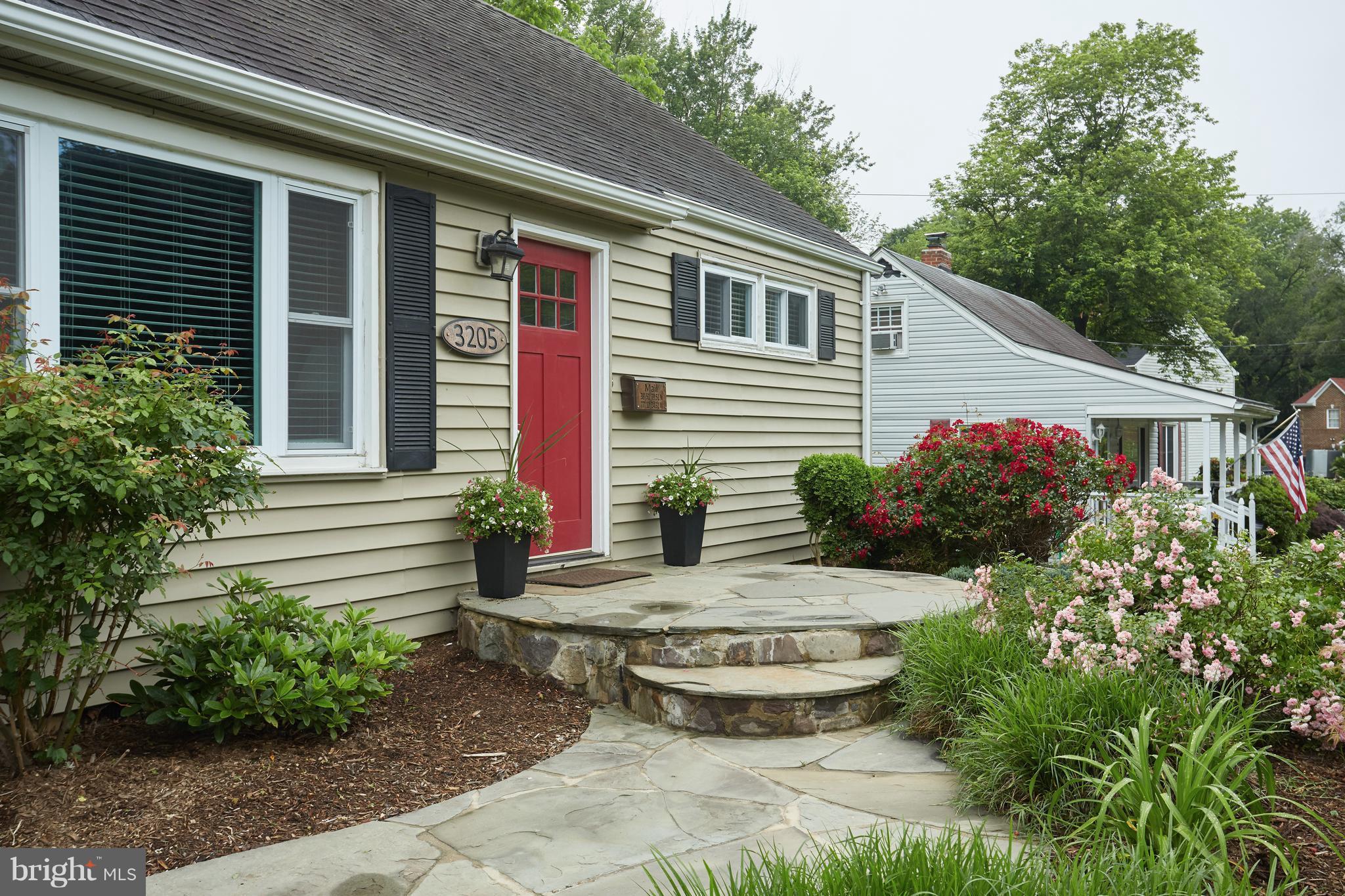 3205 Cofer Road Falls Church, VA 22042 - Photo 7 of 27 Exterior (Front)