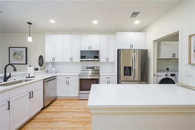 $2,350 | 419 Southeast 1st Avenue, Unit 102, Ocala, FL 34471