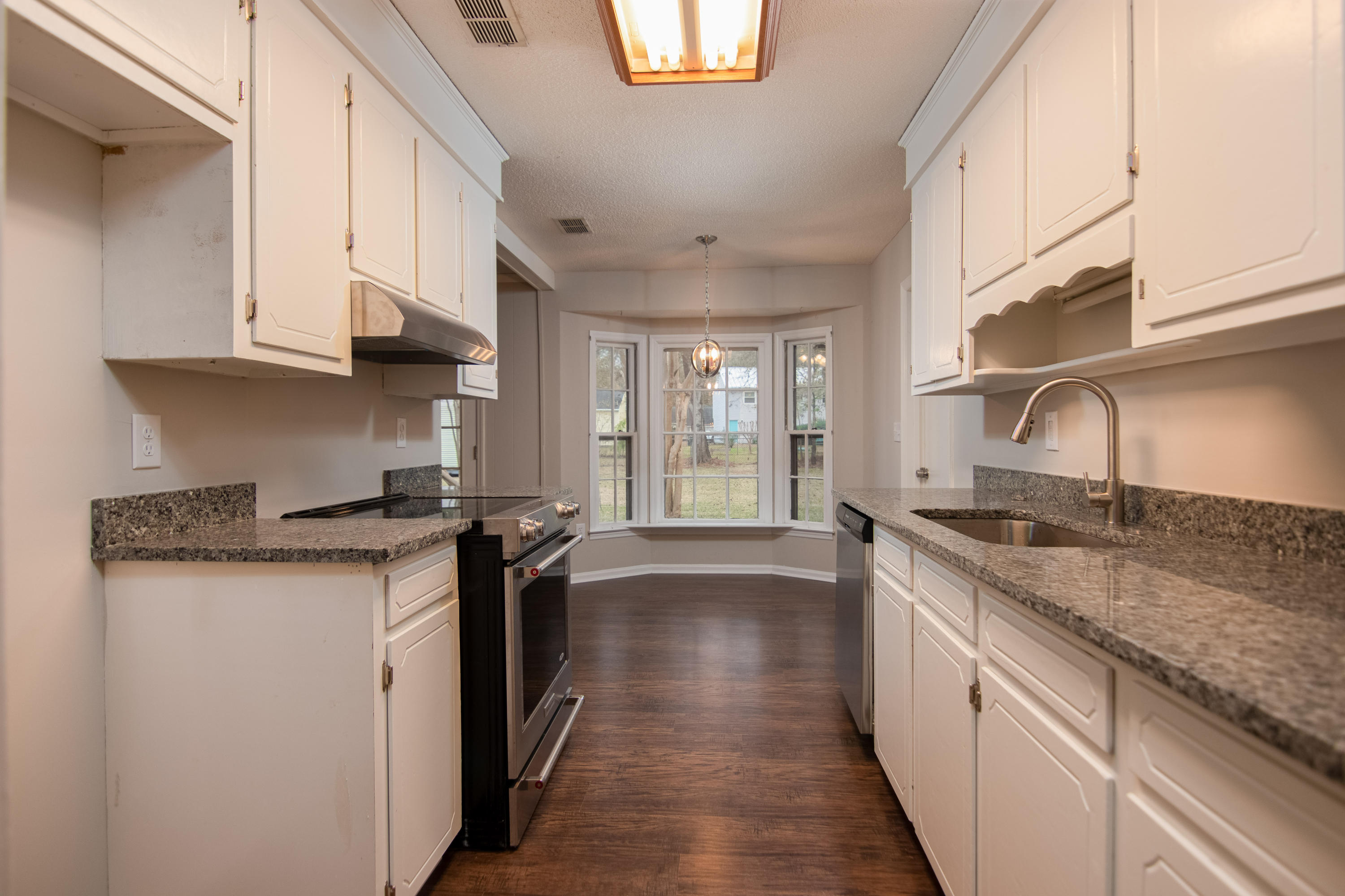 304 Longleaf Road Summerville, SC 29486 - Photo 13 of 16 IMG_4322-Edit