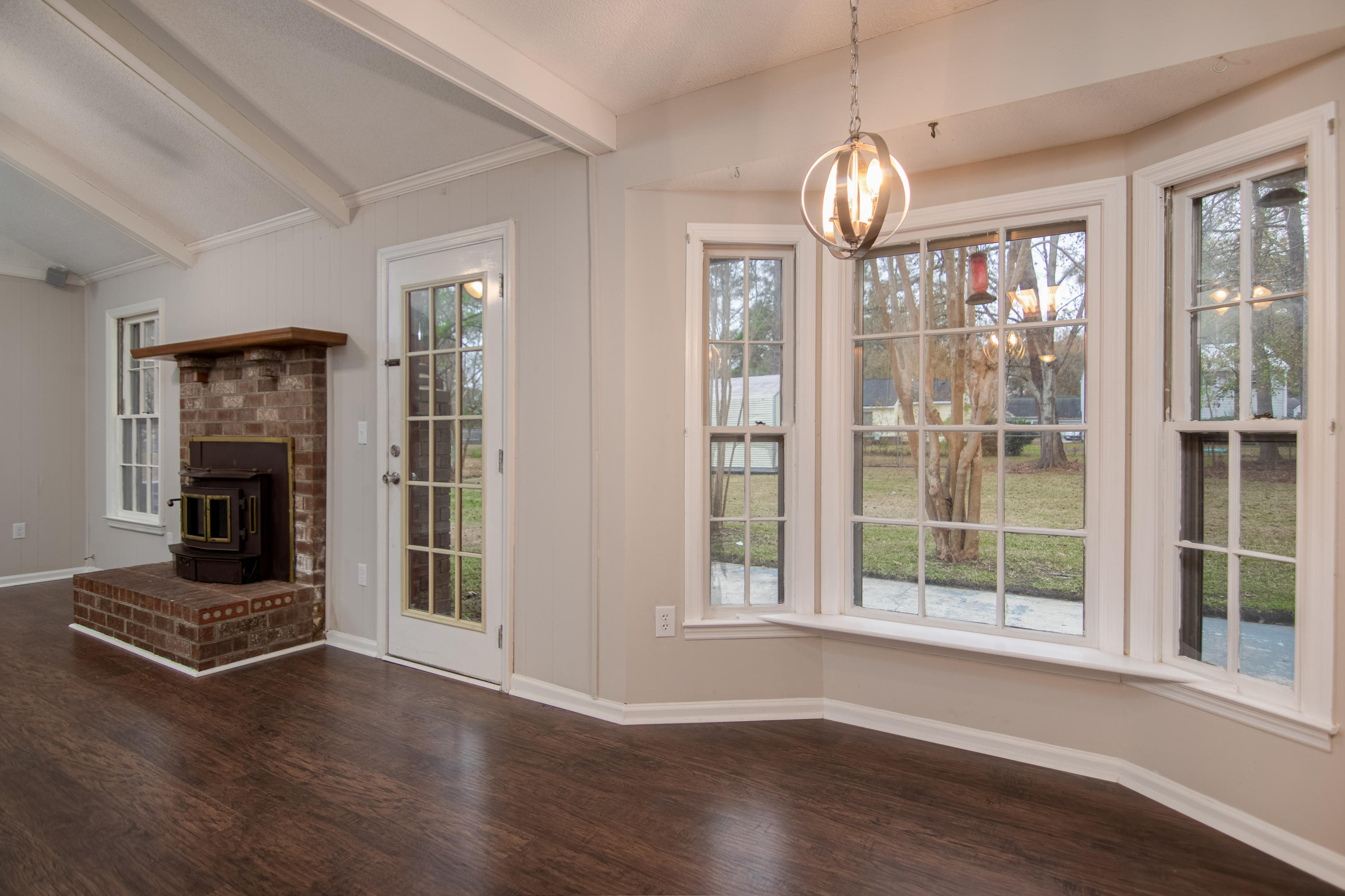 304 Longleaf Road Summerville, SC 29486 - Photo 7 of 16 IMG_4340-Edit