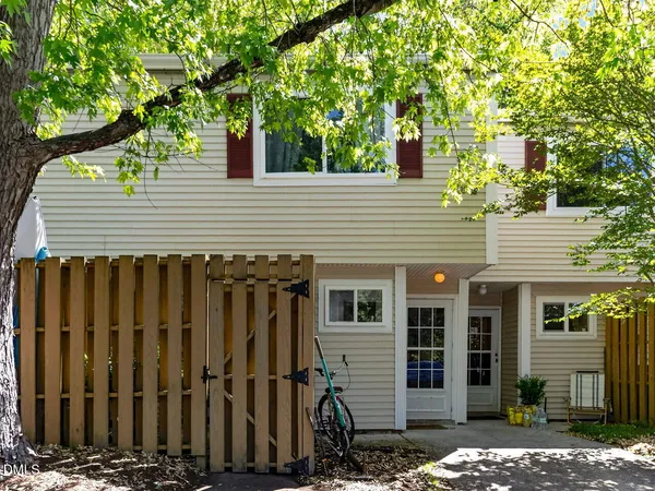 $275,000 | 220 Elizabeth Street, Unit A3, Chapel Hill, NC 27514