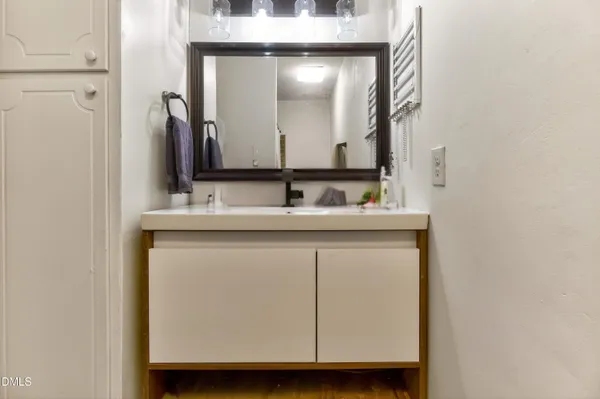 $275,000 | 220 Elizabeth Street, Unit A3, Chapel Hill, NC 27514