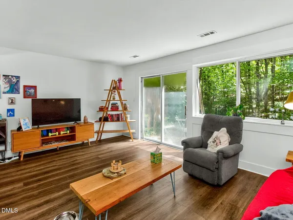 $275,000 | 220 Elizabeth Street, Unit A3, Chapel Hill, NC 27514