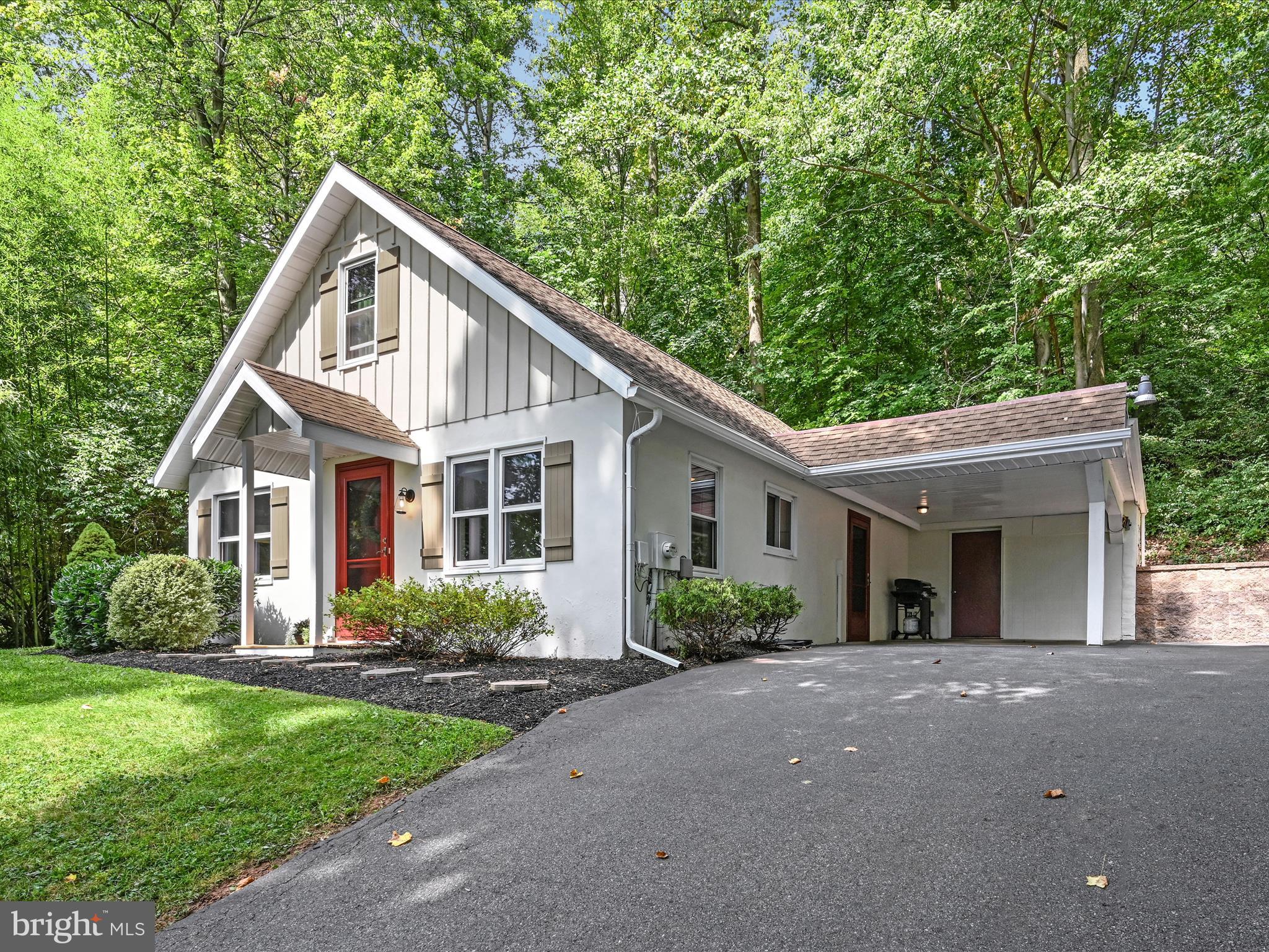 124 Ridge Avenue Ephrata, PA 17522 - Photo 3 of 26 Front
