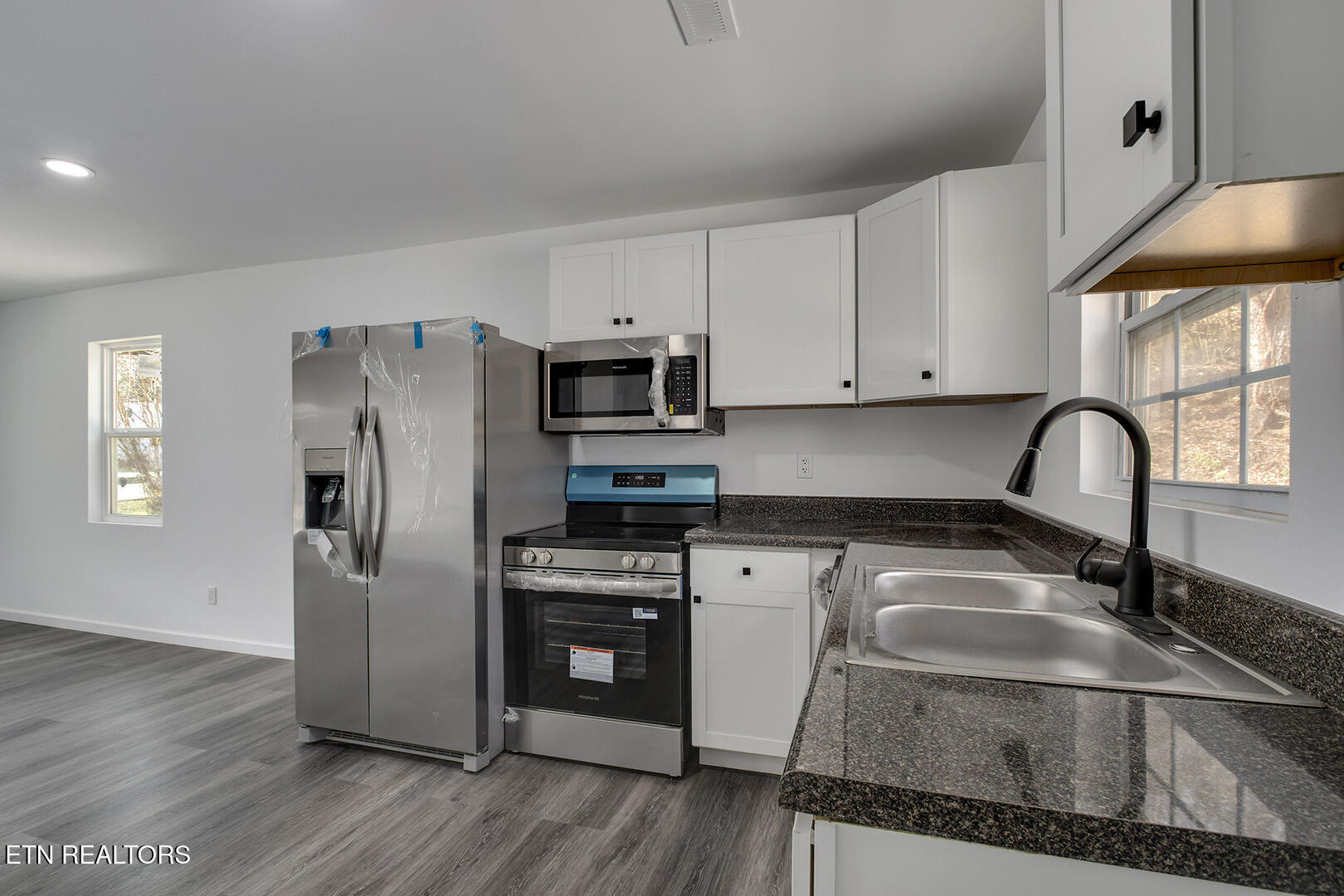 4835 Highway 30 Decatur, TN 37322 - Photo 12 of 29 12_StateHighway30W_4835_Kitchen02