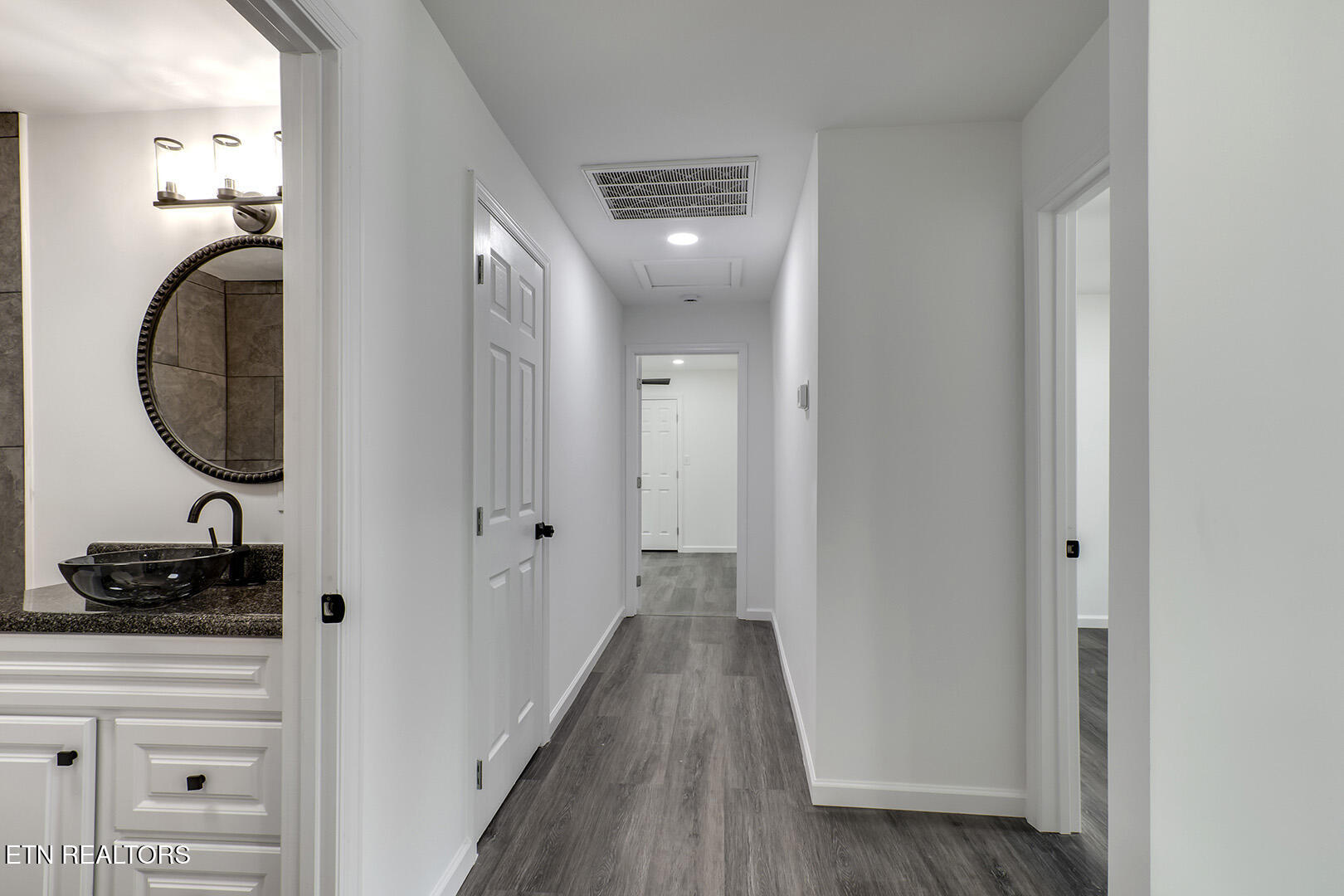 4835 Highway 30 Decatur, TN 37322 - Photo 15 of 29 15_StateHighway30W_4835_BedroomHall01