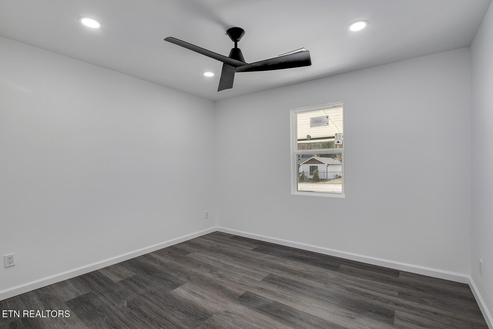 4835 Highway 30 Decatur, TN 37322 - Photo 16 of 29 16_StateHighway30W_4835_Bedroom2_01