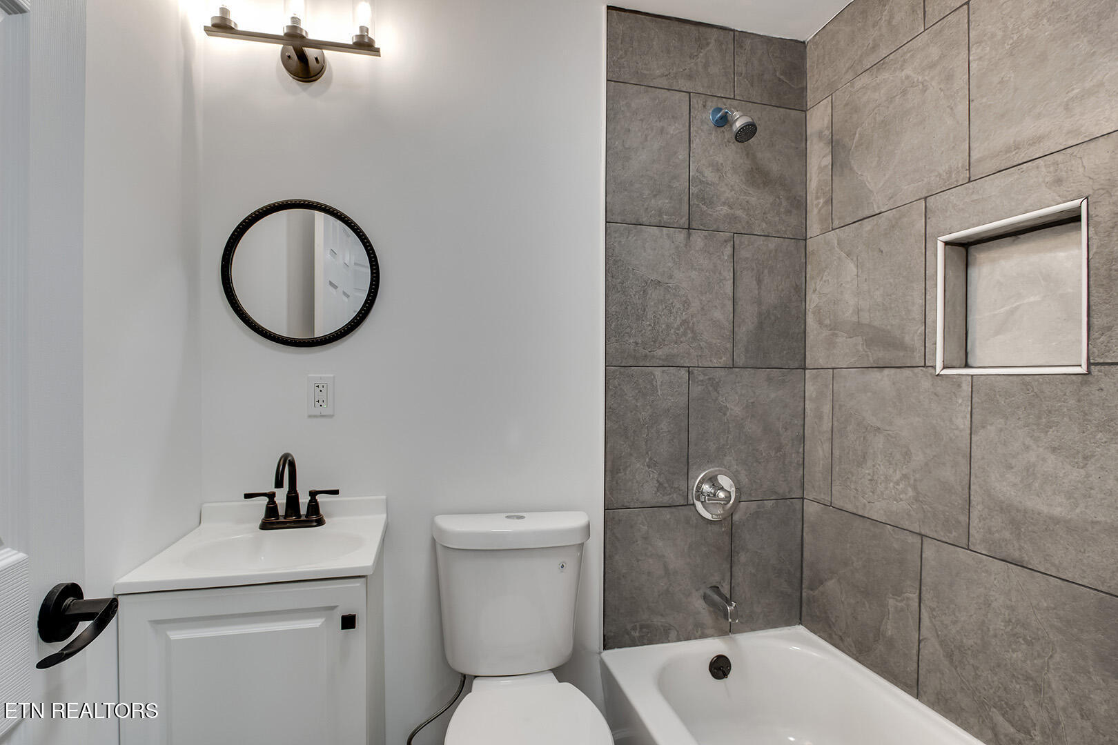 4835 Highway 30 Decatur, TN 37322 - Photo 20 of 29 20_StateHighway30W_4835_MasterBath