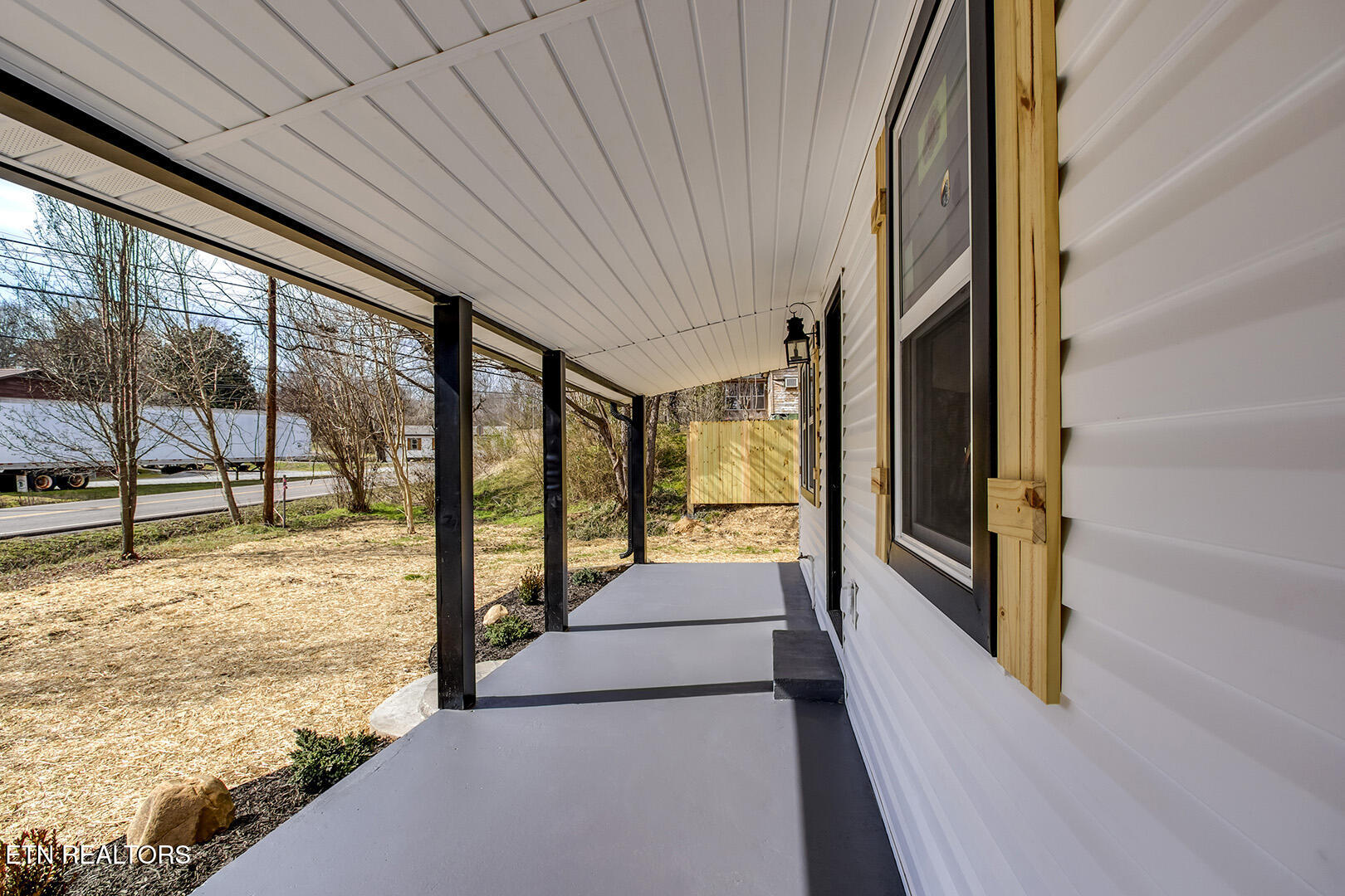 4835 Highway 30 Decatur, TN 37322 - Photo 5 of 29 05_StateHighway30W_4835_FrontPorch01