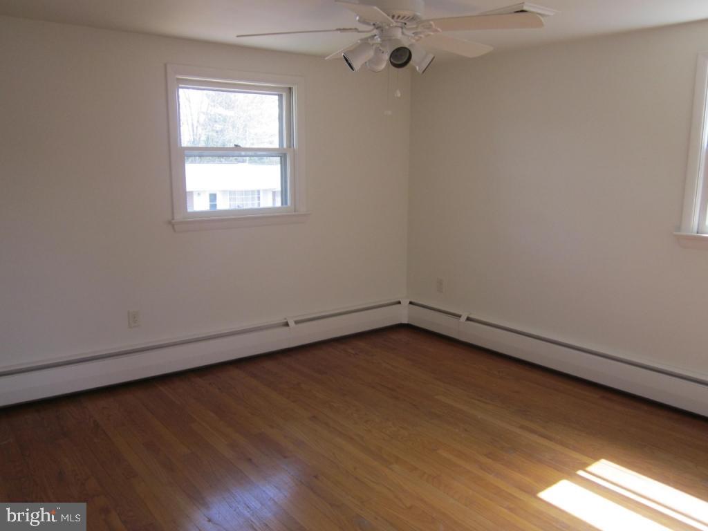 122 Whitney Road Lancaster, PA 17603 - Photo 14 of 22 Gallery Image 14