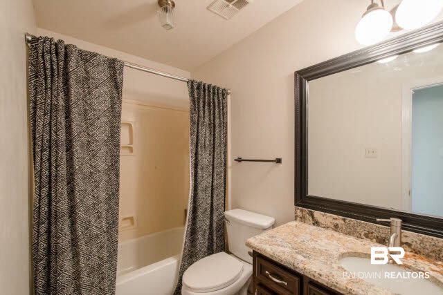 6968 Hedgestone Way Mobile, AL 36608 - Photo 31 of 44 Guest Bathroom
