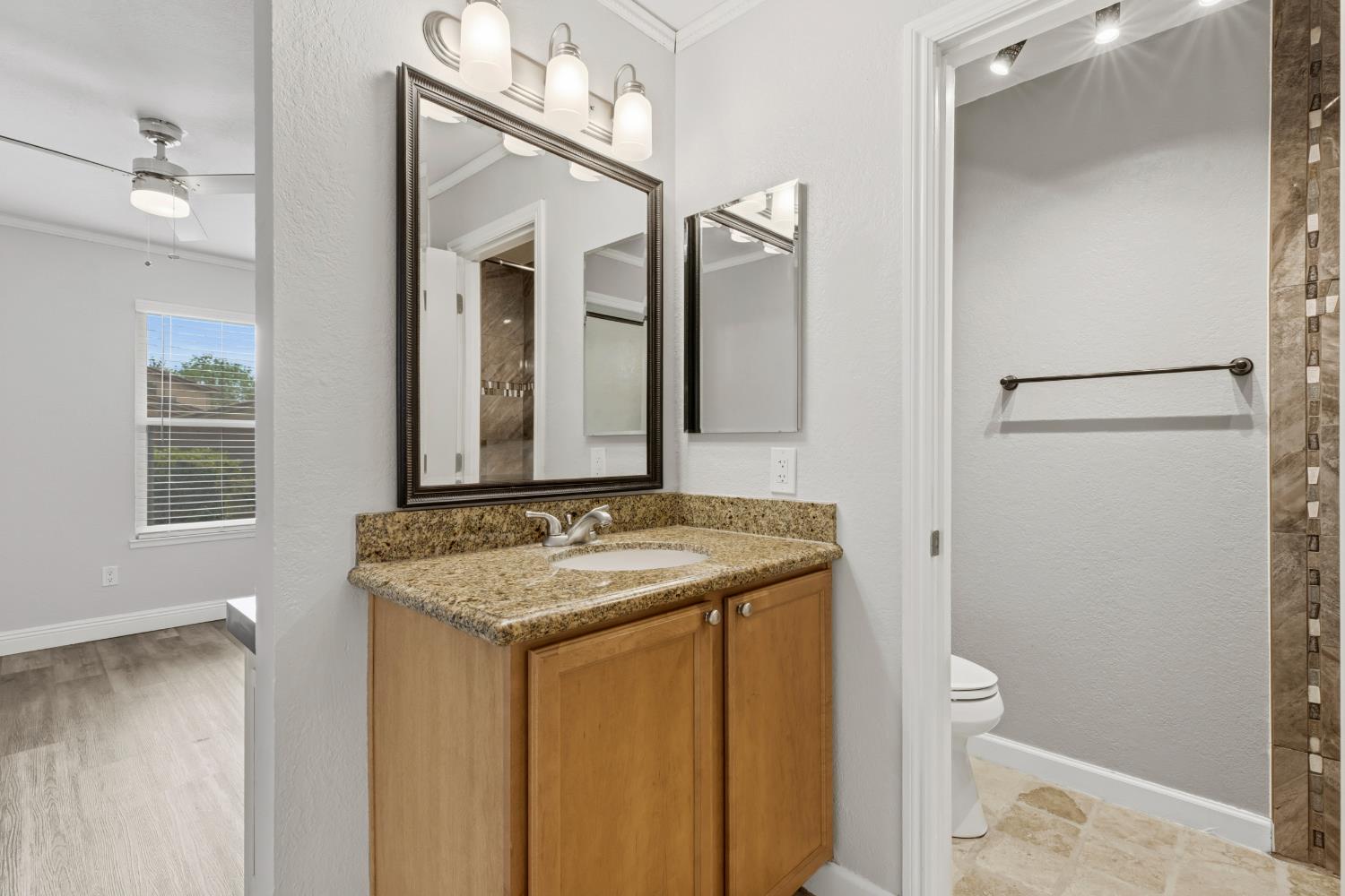 4009 Elmo Loop, Unit A Modesto, CA 95356 - Photo 12 of 29