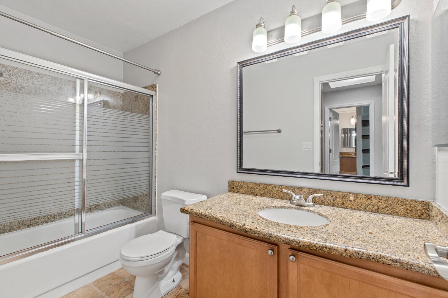 4009 Elmo Loop, Unit A Modesto, CA 95356 - Photo 17 of 29