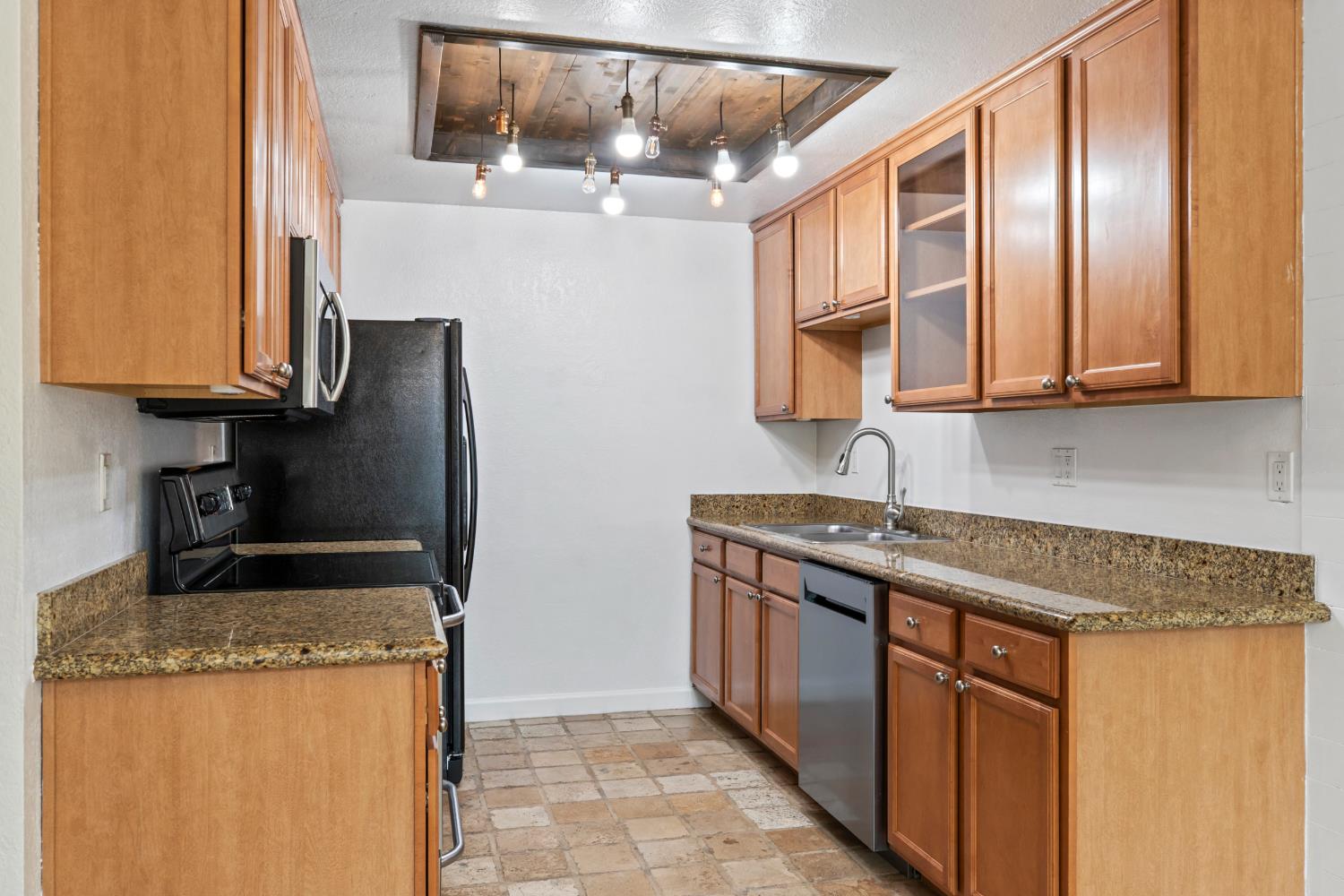 4009 Elmo Loop, Unit A Modesto, CA 95356 - Photo 3 of 29