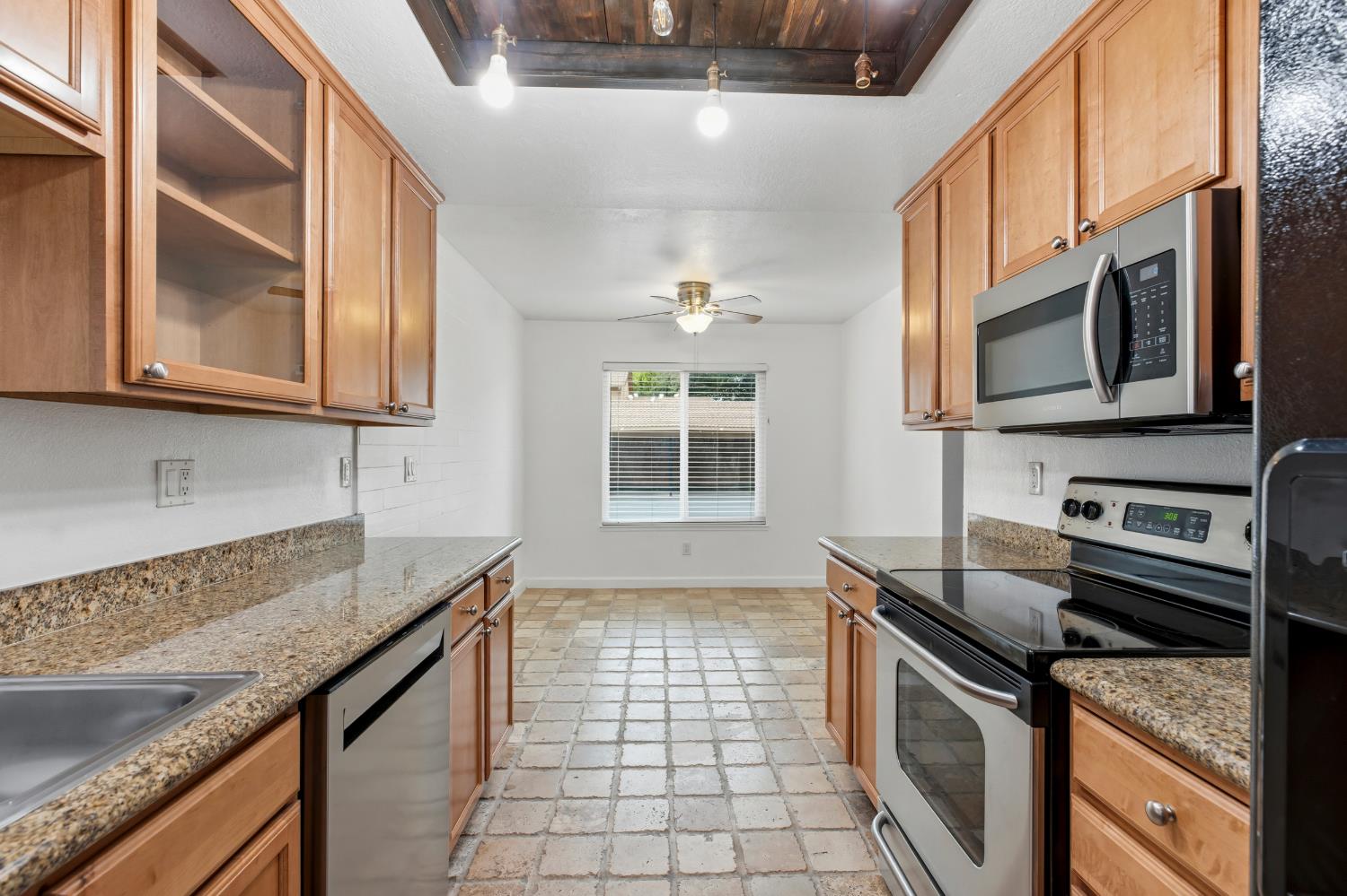 4009 Elmo Loop, Unit A Modesto, CA 95356 - Photo 4 of 29