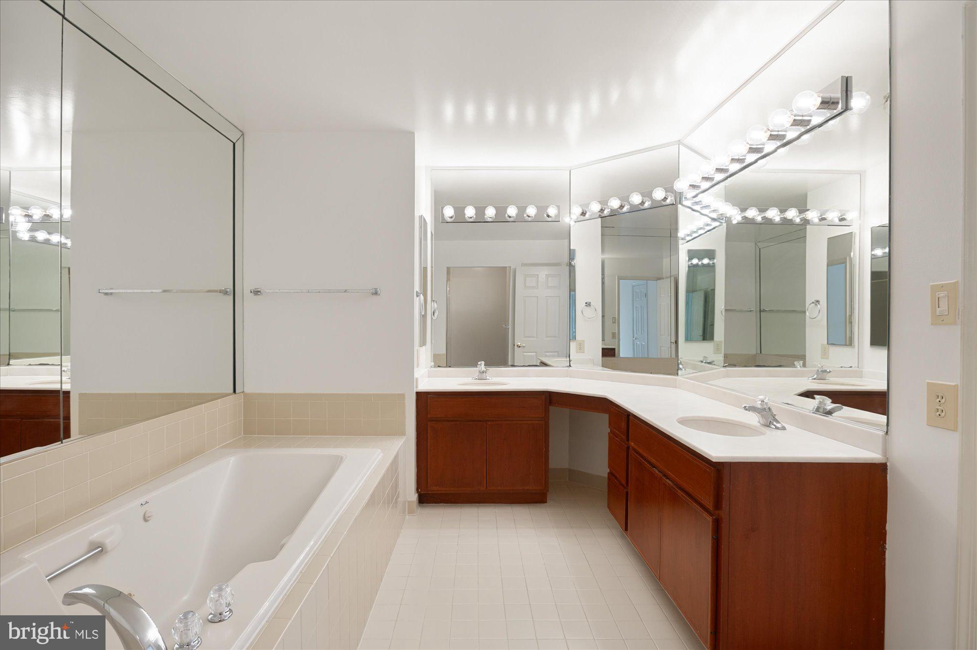 8319 Rising Ridge Way Bethesda, MD 20817 - Photo 27 of 44 Master Bath