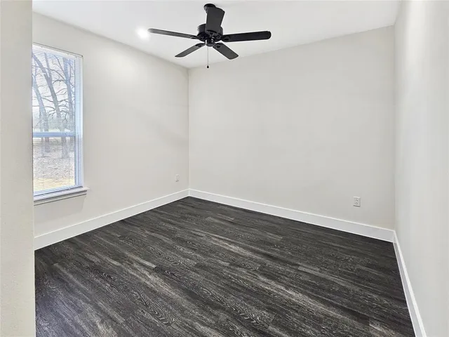 $225,000 | 187 Harris Boulevard, Malakoff, TX 75148