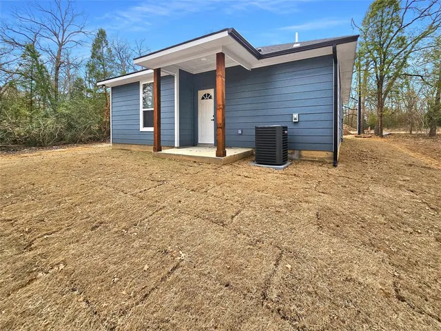 $225,000 | 187 Harris Boulevard, Malakoff, TX 75148