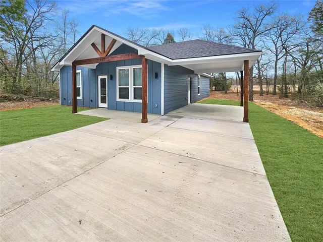 $225,000 | 187 Harris Boulevard, Malakoff, TX 75148