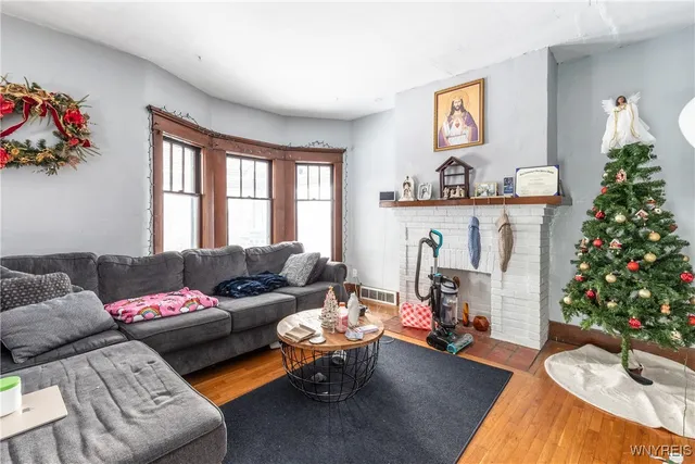 $275,000 | 110 Armin Place, Buffalo, NY 14210