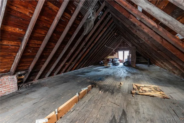 $275,000 | 110 Armin Place, Buffalo, NY 14210