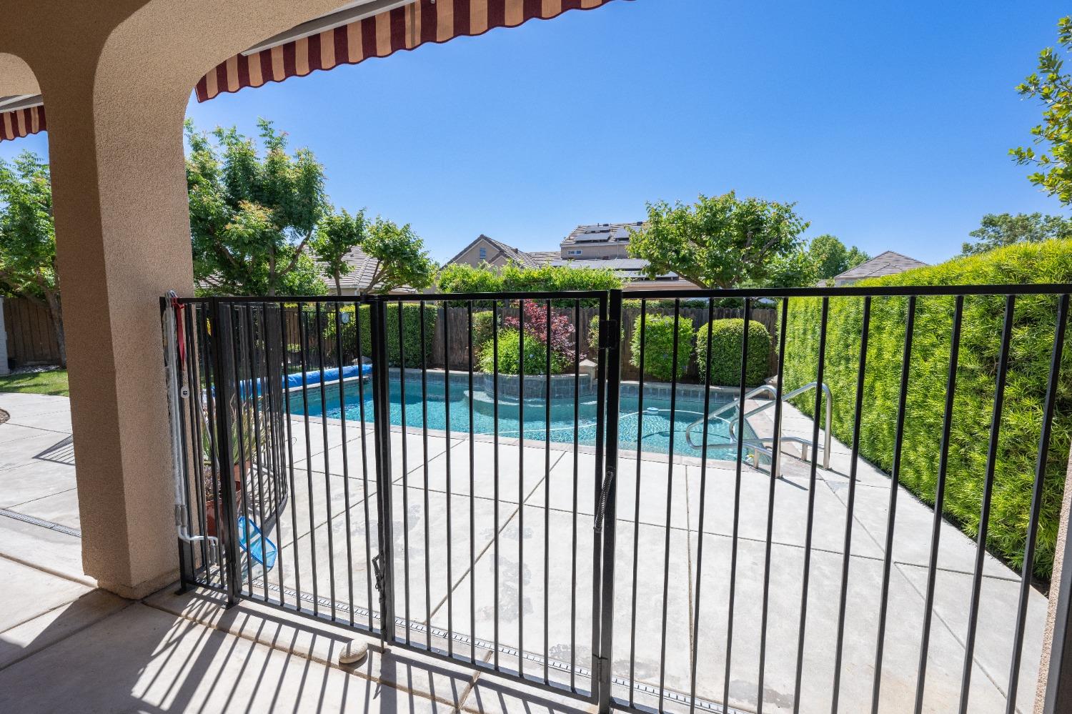 1778 Osmun Avenue Clovis, CA 93619 - Photo 29 of 35 a view of a balcony
