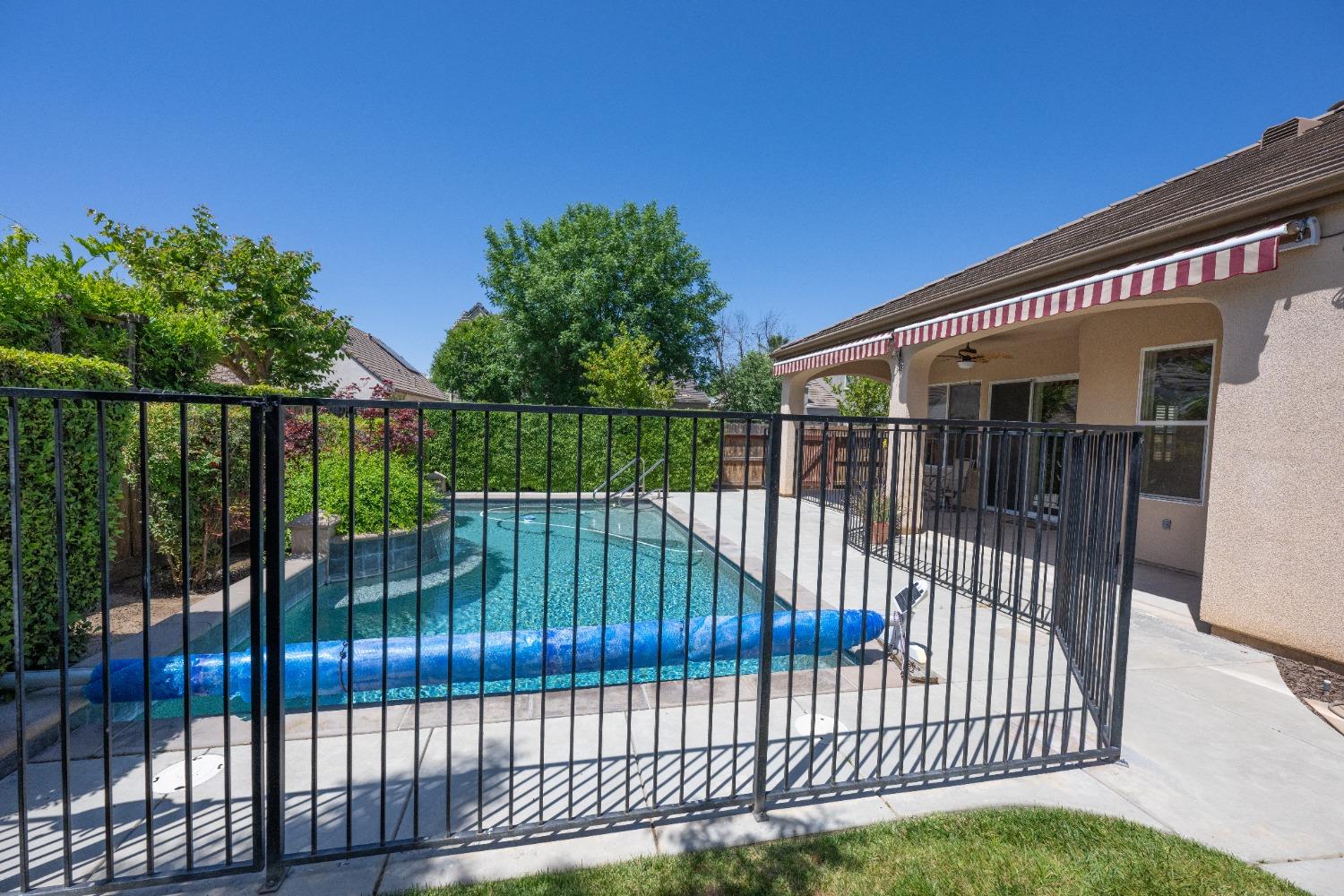 1778 Osmun Avenue Clovis, CA 93619 - Photo 32 of 35 a view of a balcony