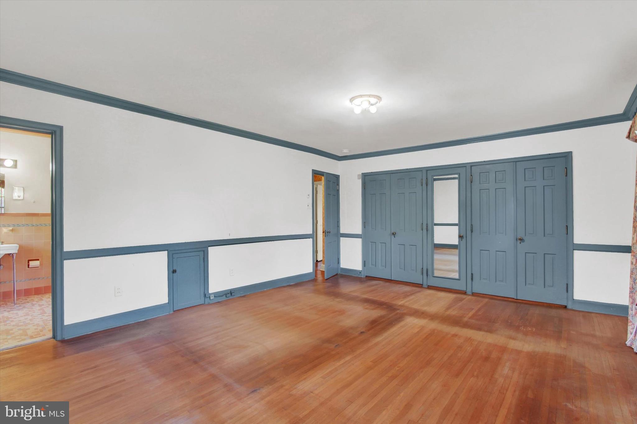 137 Peyton Road York, PA 17403 - Photo 21 of 36 Primary Bedroom