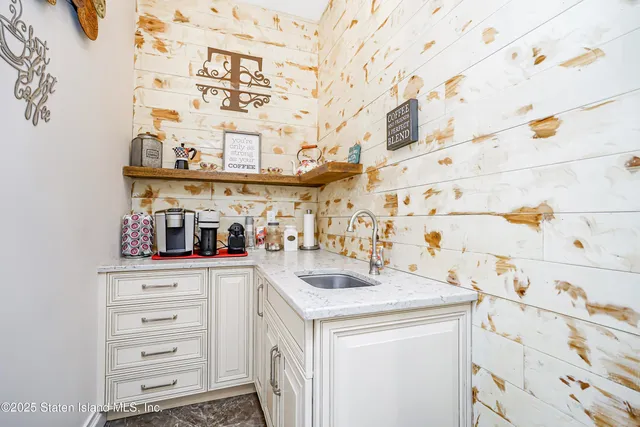 $2,699,000 | 6233 Amboy Road | Pleasant Plains