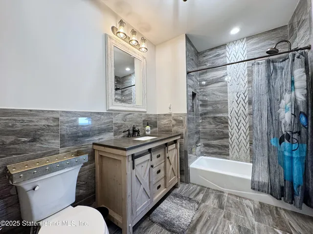 $2,699,000 | 6233 Amboy Road | Pleasant Plains