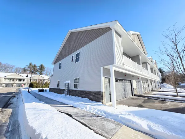 $3,200 | 1 Cleveland Avenue, Unit 1, Concord, NH 03301