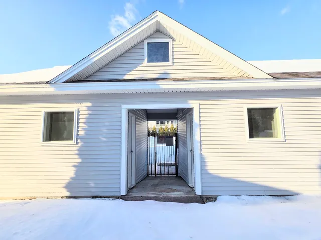 $3,200 | 1 Cleveland Avenue, Unit 1, Concord, NH 03301