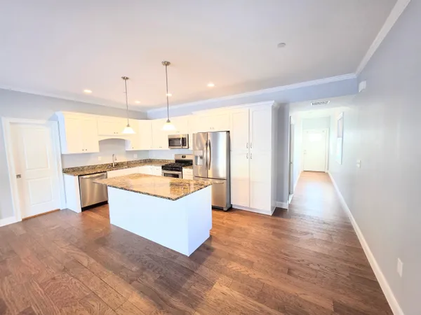 $3,200 | 1 Cleveland Avenue, Unit 1, Concord, NH 03301