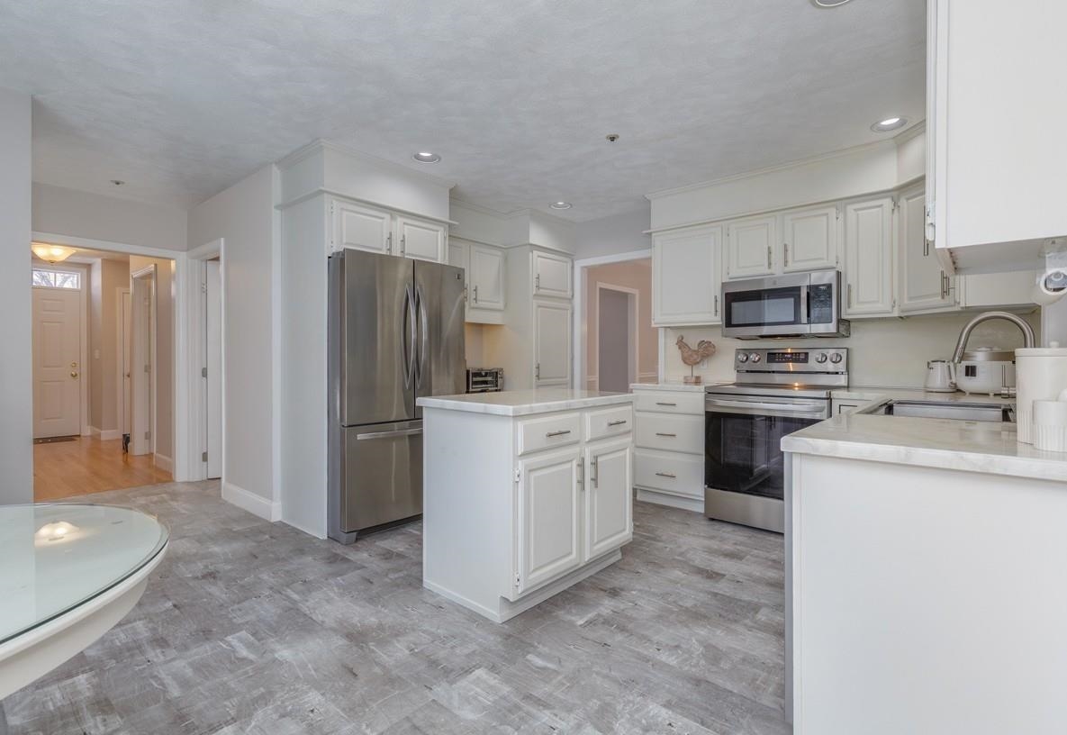 6 Concord Drive, Unit 20 Atkinson, NH 03811 - Photo 19 of 60