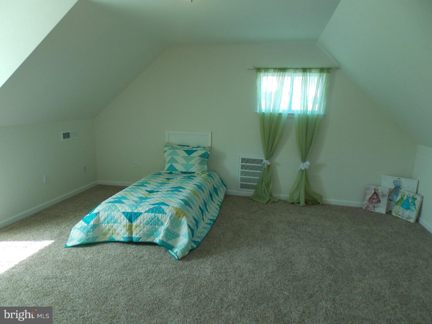4 Crystal Road Levittown, PA 19057 - Photo 14 of 19