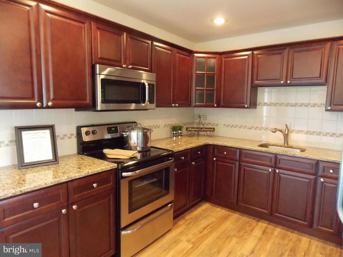 4 Crystal Road Levittown, PA 19057 - Photo 5 of 19