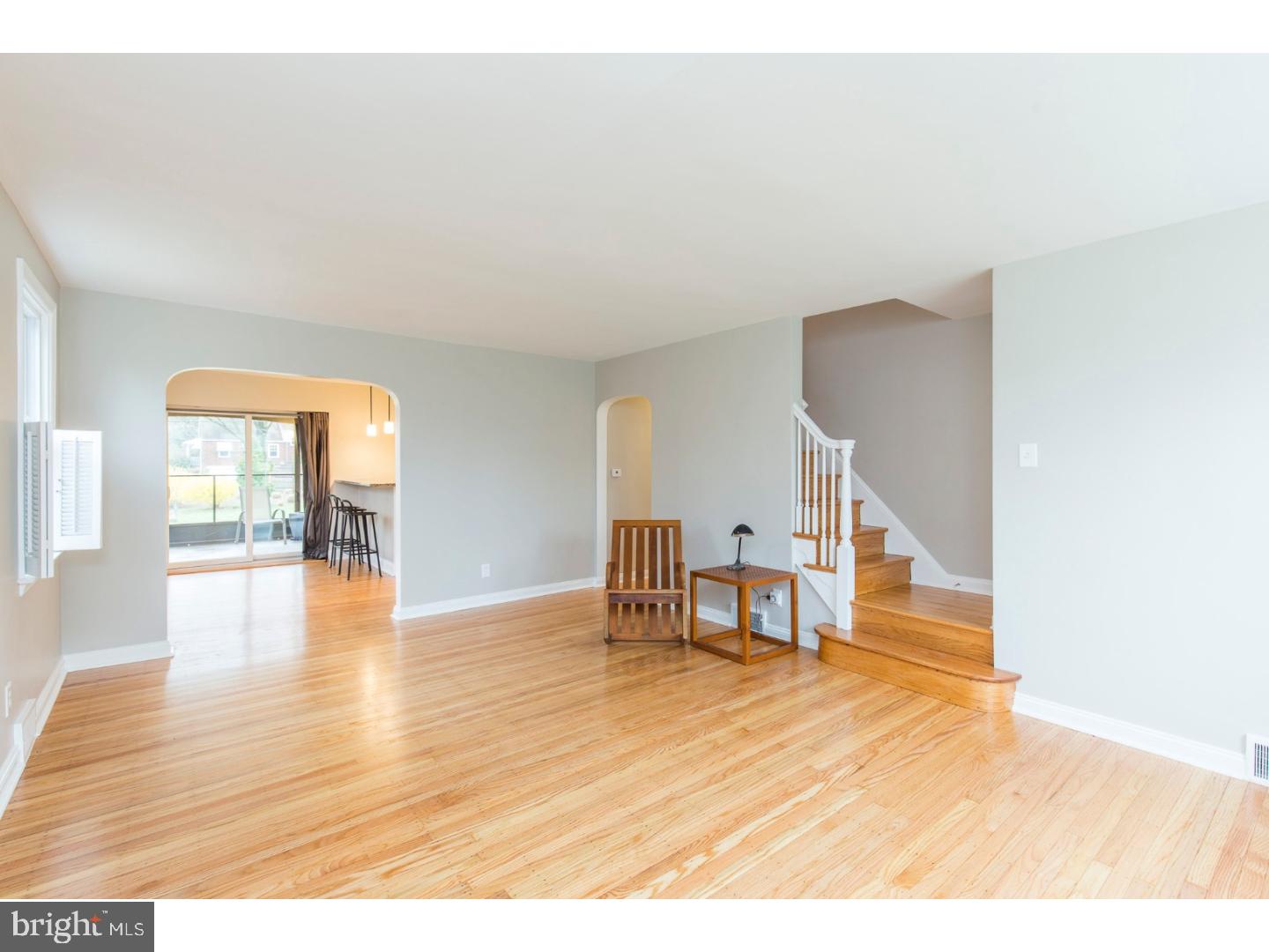 434 Kent Road Springfield, PA 19064 - Photo 5 of 25 Living Room