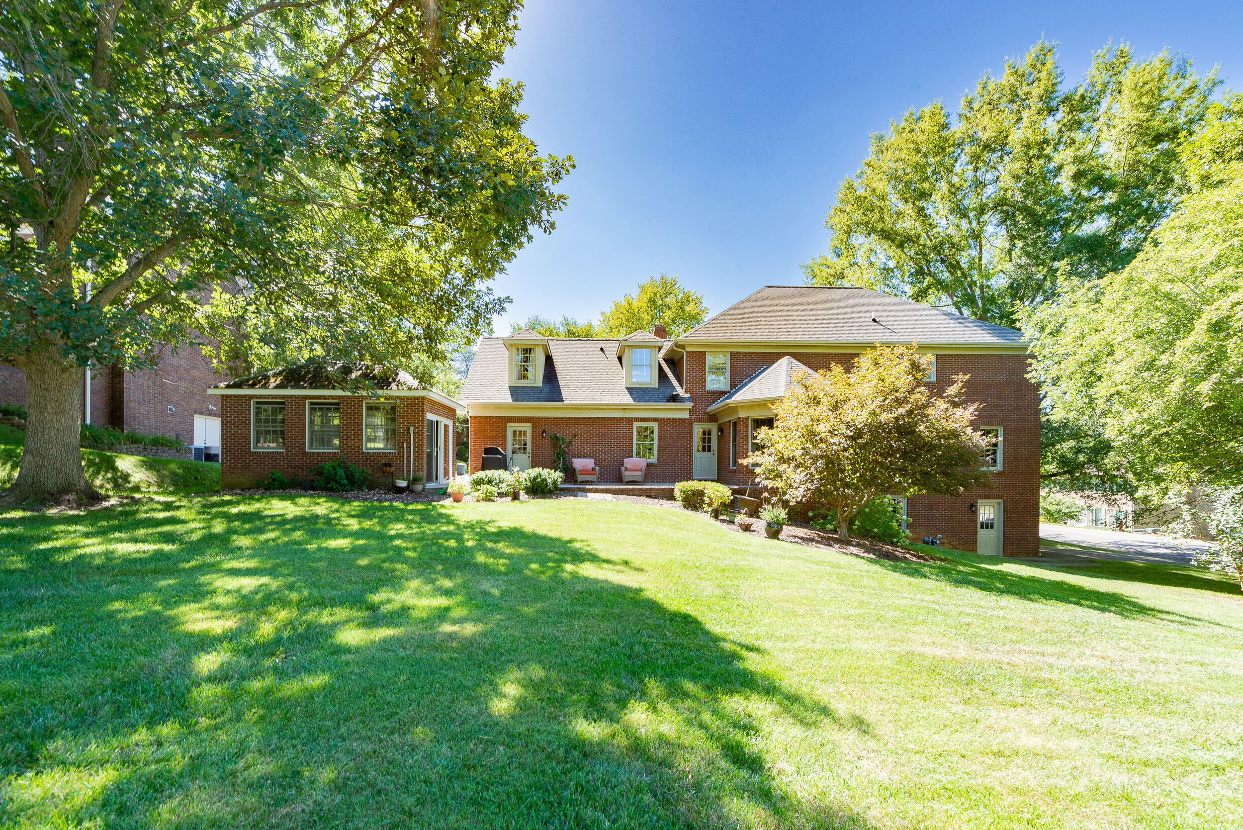101 Partridge Place Kingsport, TN 37663 - Photo 12 of 50 Back Exterior