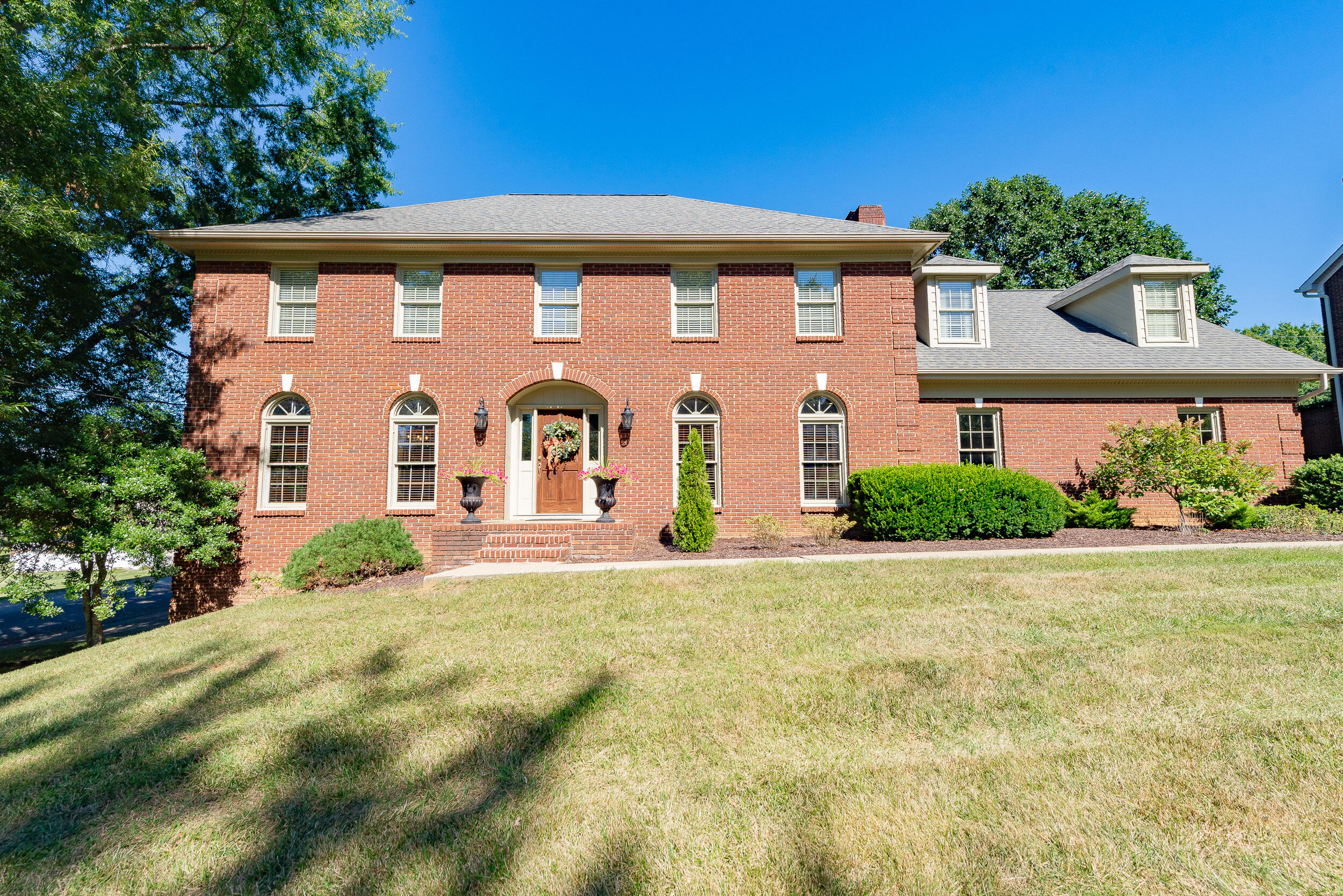 101 Partridge Place Kingsport, TN 37663 - Photo 4 of 50 Front Exterior